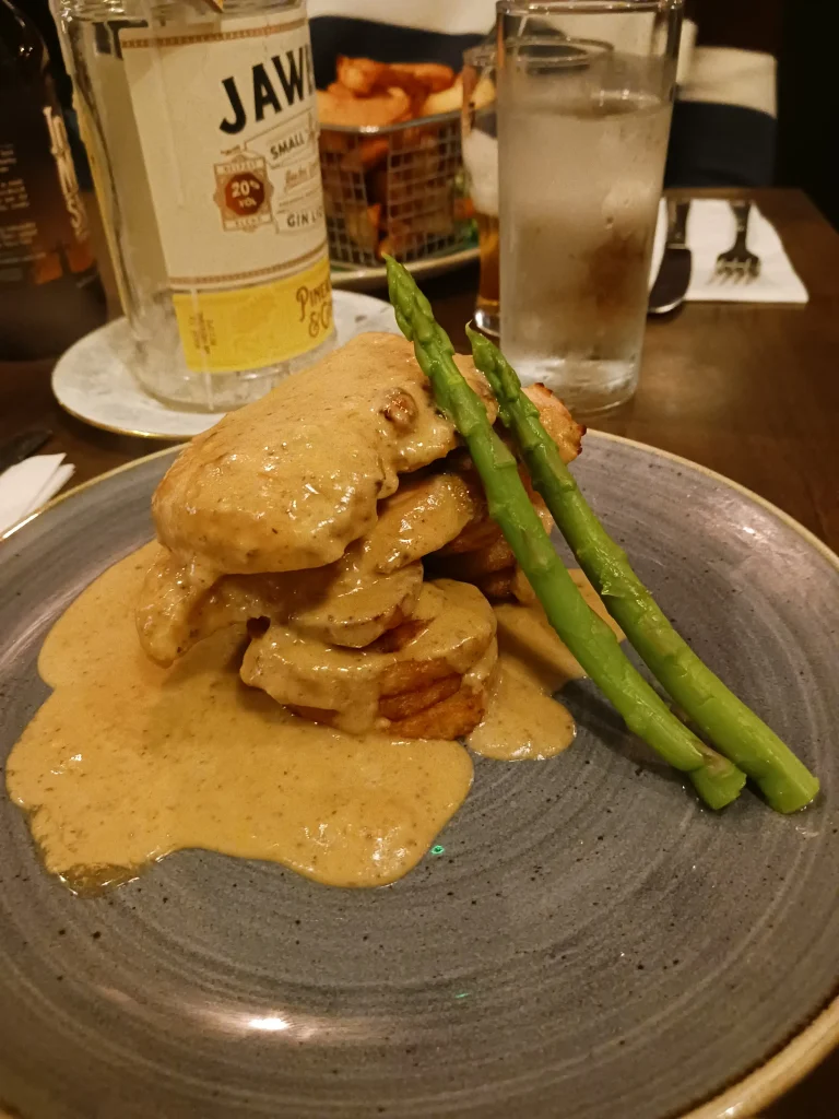 Pollo miel y mostaza en Darcy’s
