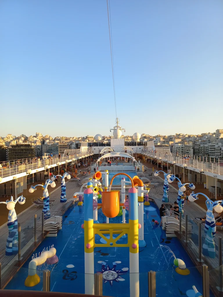 Consejos para elegir el crucero perfecto. Cubierta de crucero