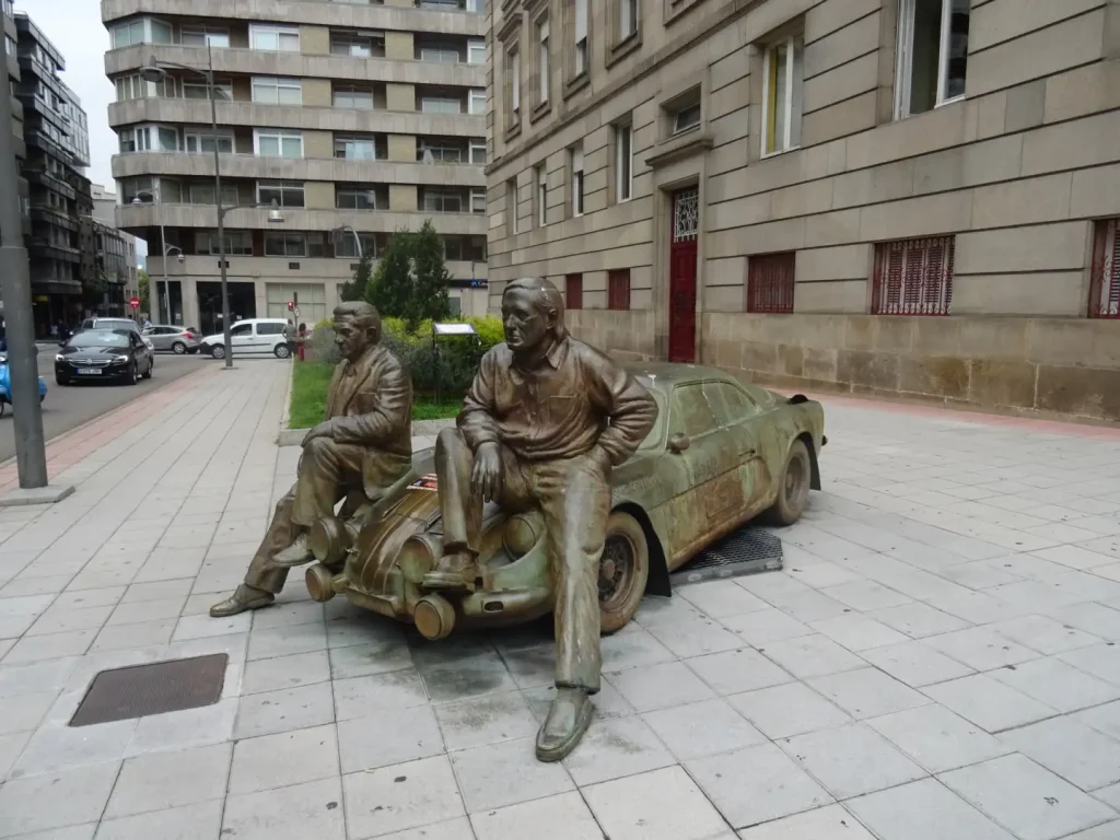 Ruta Ourense. Estatua Estanislao Reverter- Alpinche