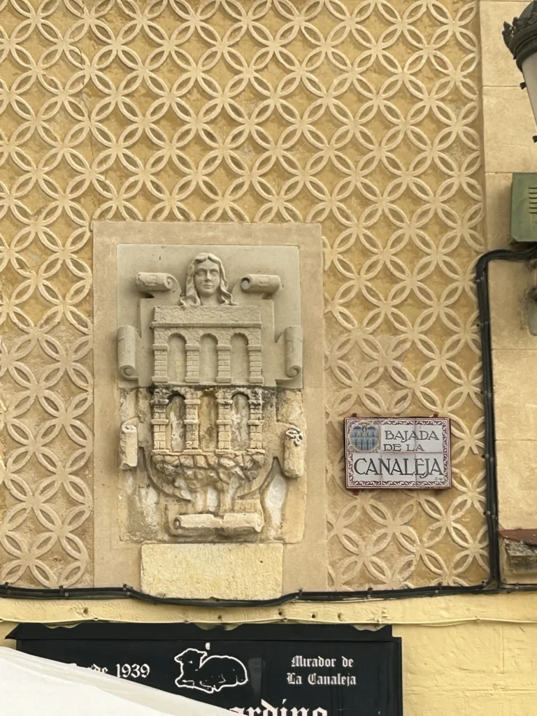 Qué ver en Segovia en un día: bajada de la Canaleja
