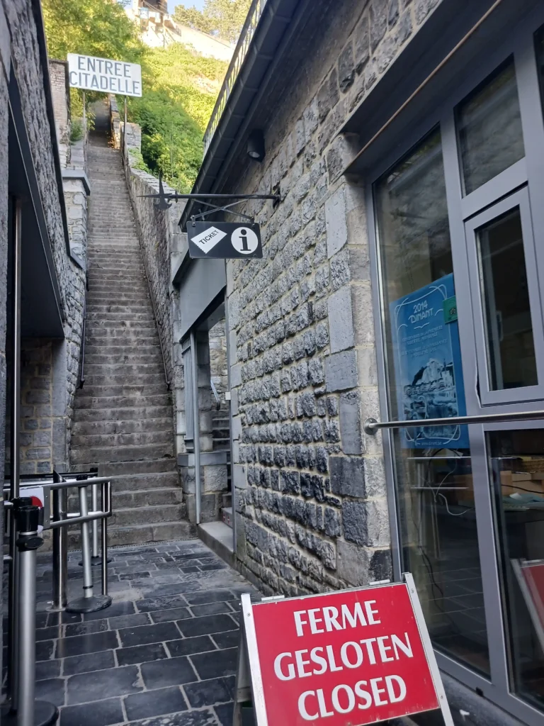 Entrada al funicular