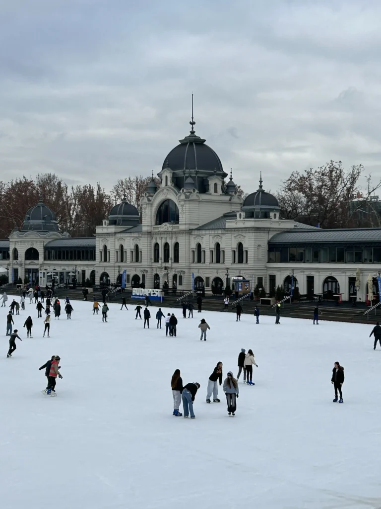 Pista de patinaje en Budapest
